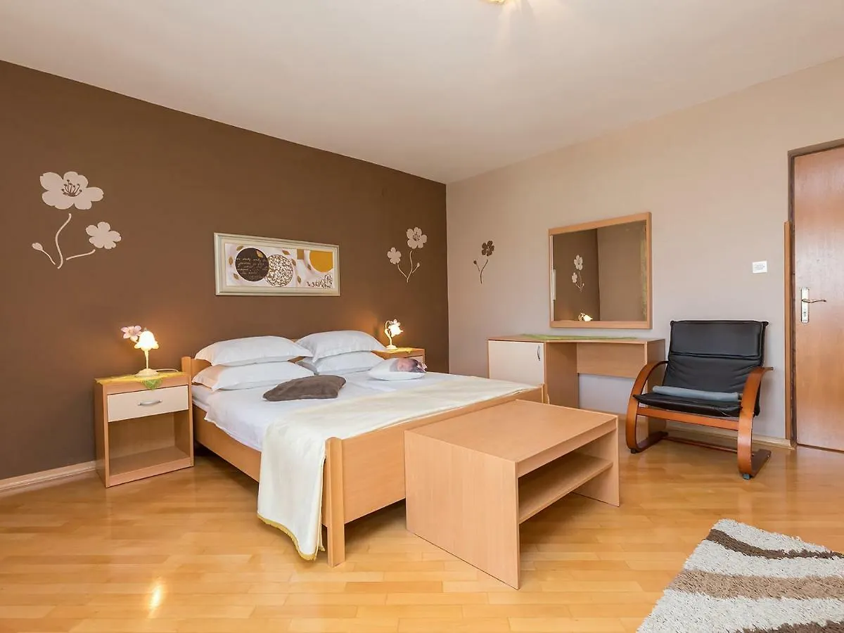 Apartments Nada Vrsar 0*,  Croatia