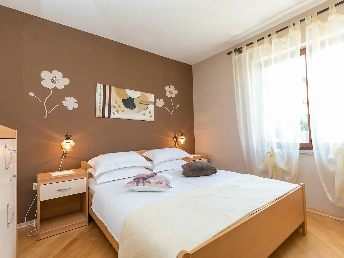 Apartments Nada Vrsar 0*,  Croatia